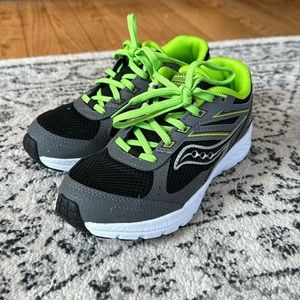 Saucony boys shoes